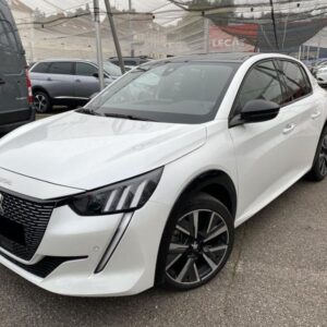 <span style="color: #e40613">Peugeot 208</span><br><br>II 1.2 S&S 100 GT AVEC TOIT PANORAMIQUE